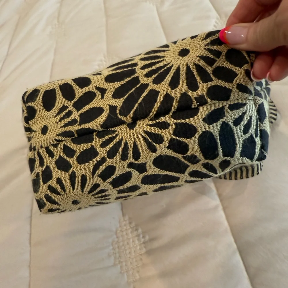 Bagolitas adorable tote bag is super fun! Perfect for many different occasions.